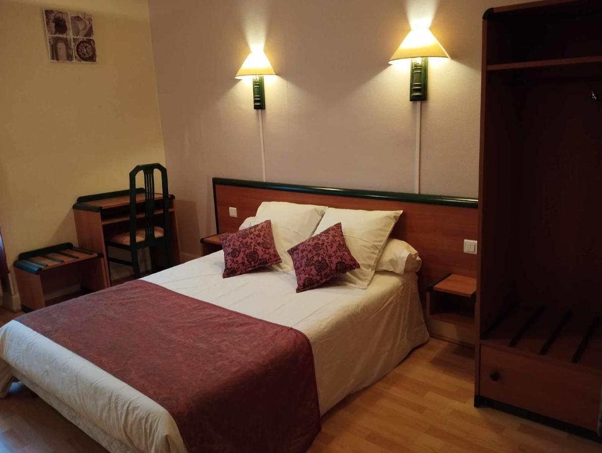 Hotel Moderne Prades-d'Aubrac ภายนอก รูปภาพ